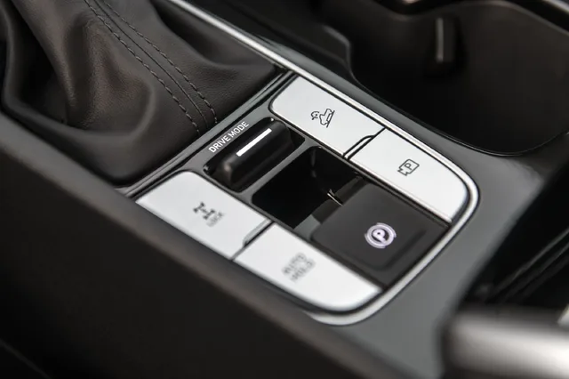 2025 Hyundai Santa Cruz Center Console Drive Mode and Parking Controls