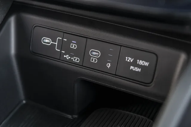 2025 Hyundai Santa Cruz USB and 12V Power Outlet Panel