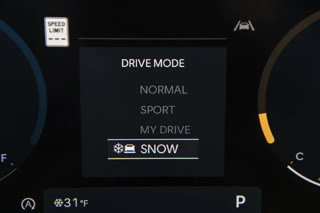 2025 Hyundai Tucson Hybrid Drive Mode Snow Selected