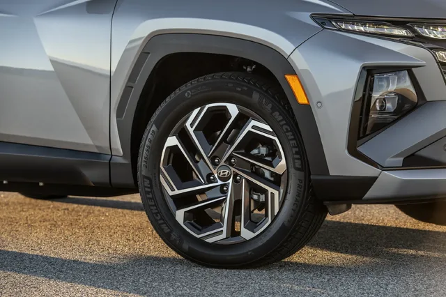 2025 Hyundai Tucson Front Wheel and Alloy Detail