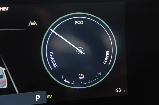 2025 Hyundai Tucson Hybrid Power Gauge and Battery Level