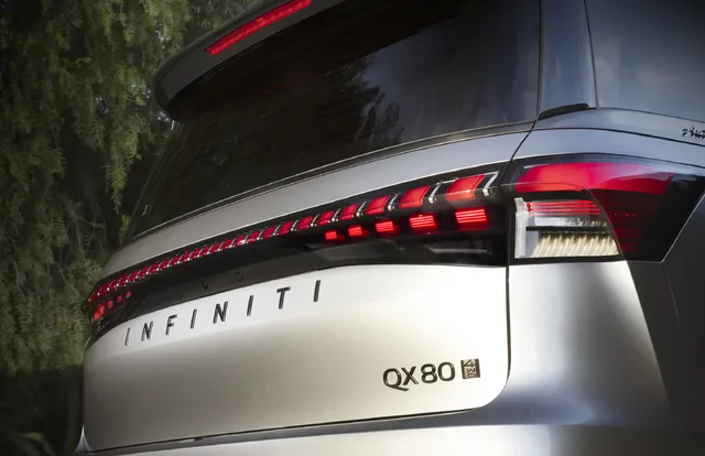 2025 Infiniti QX80 rear tailgate badge and taillight detail