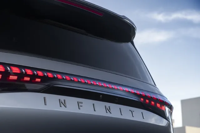2025 Infiniti QX80 rear taillight and Infiniti badge detail