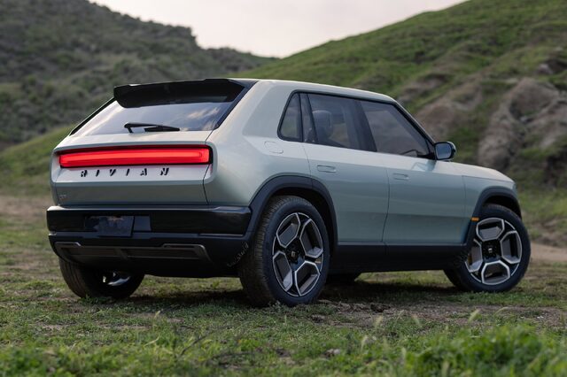 Rivian R3 - rear