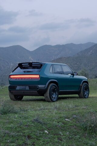 Rivian R3x - Rear