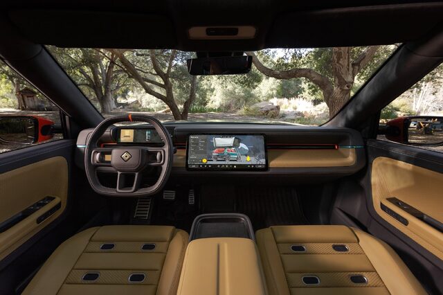 Rivian R3x - interior