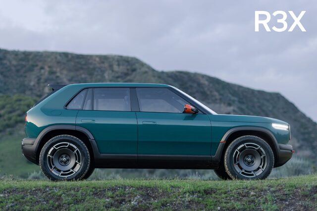 Rivian R3x - side