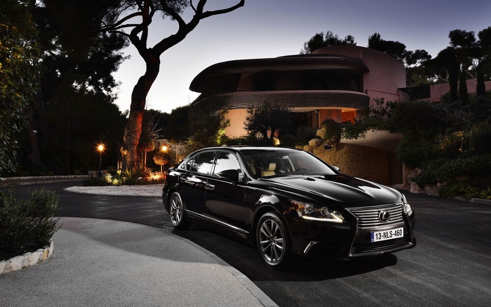 2012_lexus_ls_eu_2-wide.jpg