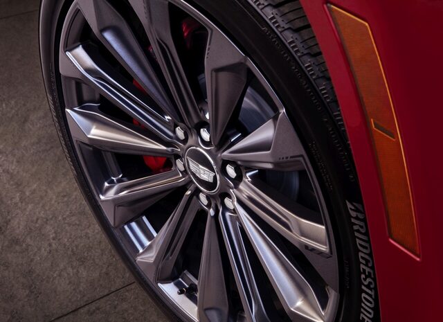 2025 Cadillac Escalade-V Front Wheel with Red Brake Caliper