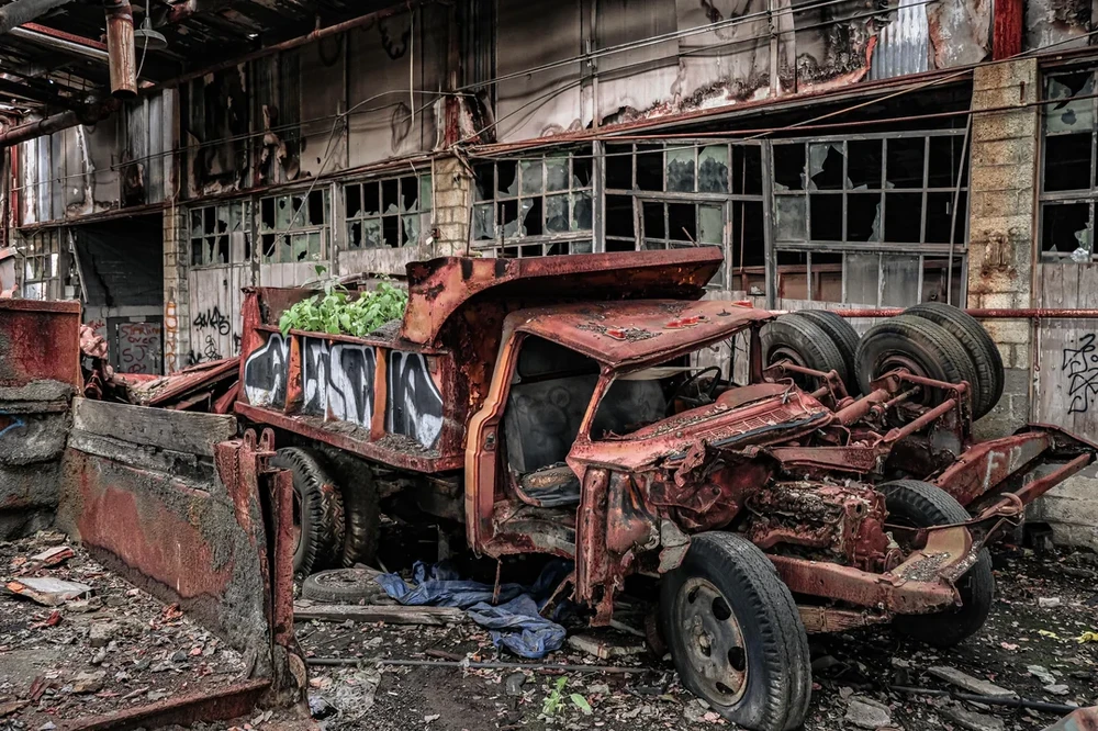abandoned-warehouse-v0-m02j98ij2hid1.thumb.webp.ab21c5105c3e613213de7755f74a6218.webp