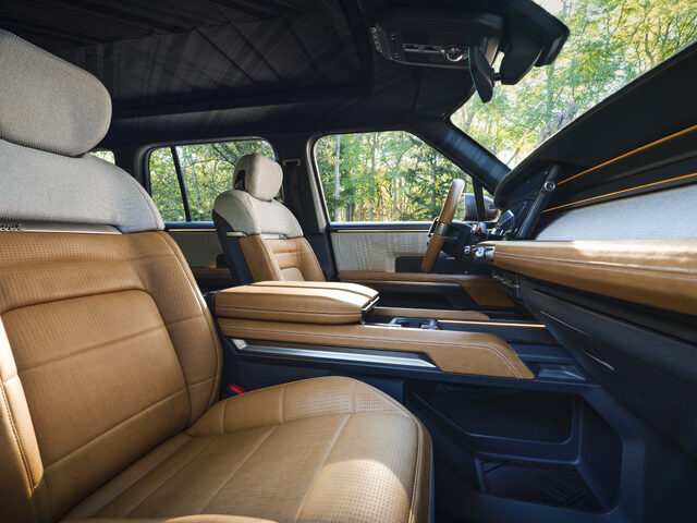 01_D2-Traveler-Interior-3008.jpg