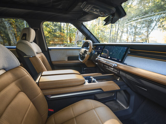 01_D2-Traveler-Interior-3050.jpg