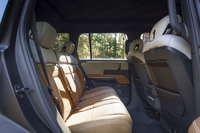 01_D2-Traveler-Interior-3471.jpg