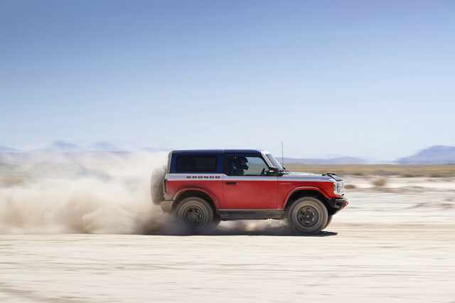 2025 Bronco Stroppe Special Edition_04.jpg