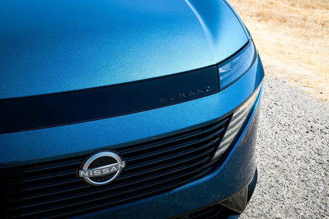 2025 Nissan Murano front grille and Murano lettering close-up