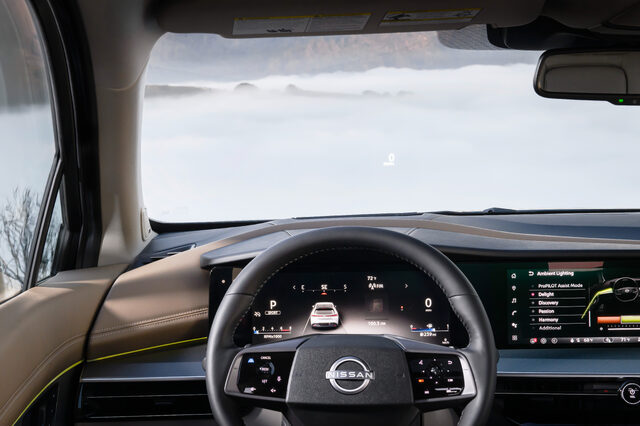2025 Nissan Murano digital instrument cluster and head-up display