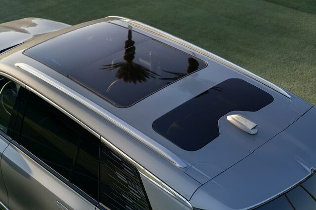 2026 Cadillac Vistiq Lux Pano Roof.jpg