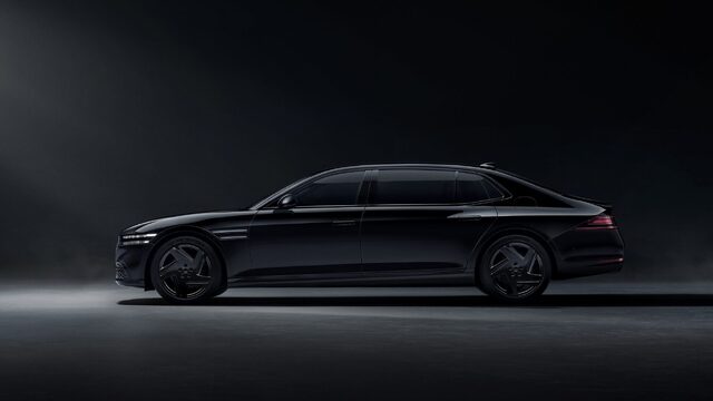 Genesis G90 Black Edition Long Wheelbase - Side View