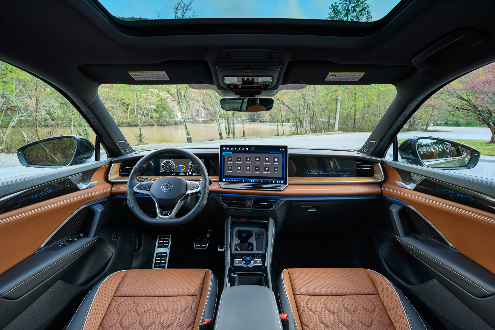 2026 Volkswagen Tiguan SEL R-Line Turbo - Interior Dashboard