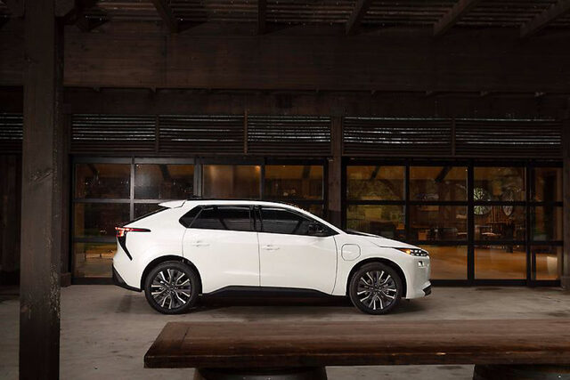 2026 Subaru Solterra-03.jpg