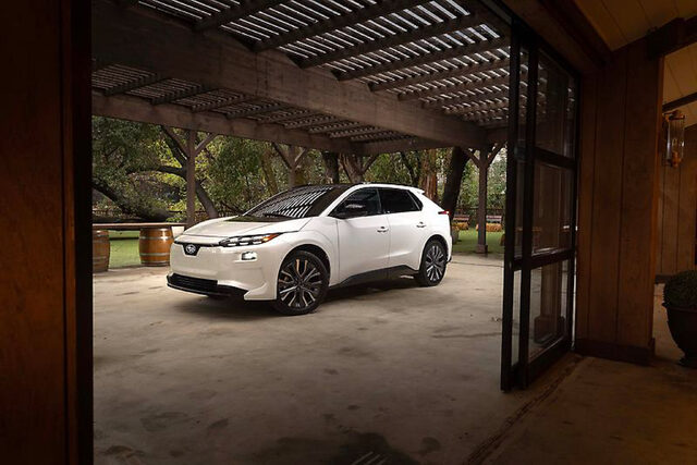 2026 Subaru Solterra-05.jpg