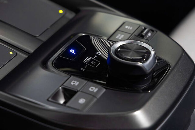 2026 Subaru Solterra-10.jpg