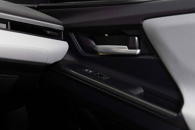 2026 Subaru Solterra-11.jpg