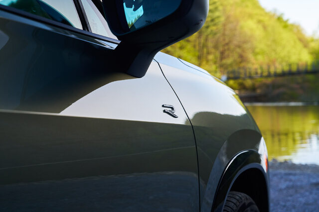 2026 Volkswagen Tiguan R-Line Fender Badge