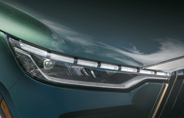 2026 Infiniti QX60 LED Headlight Close-Up