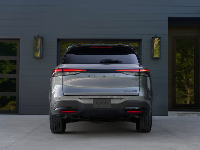 2026 Infiniti QX60 Sport Dead-On Rear View in Silver