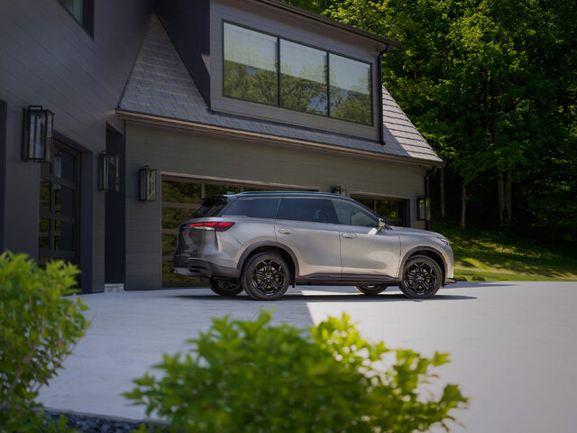 2026 Infiniti QX60 Rear Three-Quarter in Silver