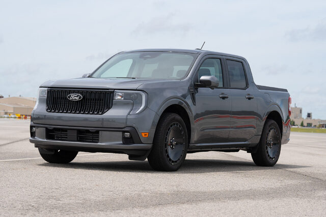 2025 Ford Maverick Lobo Front Three-Quarter View in Gray