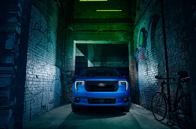 2025 Ford Maverick Lobo Head-On View in Blue Urban Alley