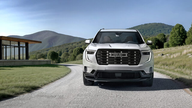 2026 GMC Acadia Denali Ultimate Front View with Bold Grille