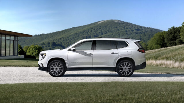2026 GMC Acadia Denali Ultimate Side Profile in Silver
