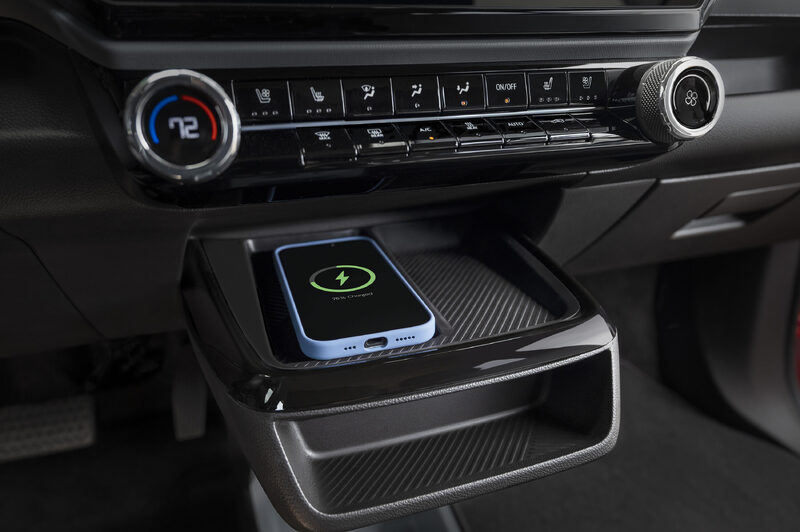 Chevrolet Bolt 2027 CELL CHARGING.jpg