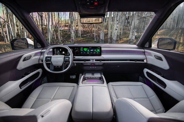 2027 Kia Telluride Dashboard and Dual-Screen Infotainment System