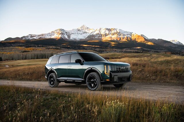2027 Kia Telluride X-Pro Front Three-Quarter View in Dark Green