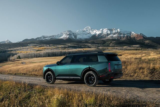 2027 Kia Telluride X-Line Rear Three-Quarter View in Dark Green