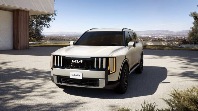 2027 Kia Telluride Front Three-Quarter View in Ivory White