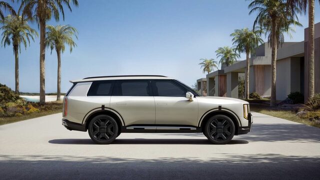 2027 Kia Telluride Side Profile in Ivory White