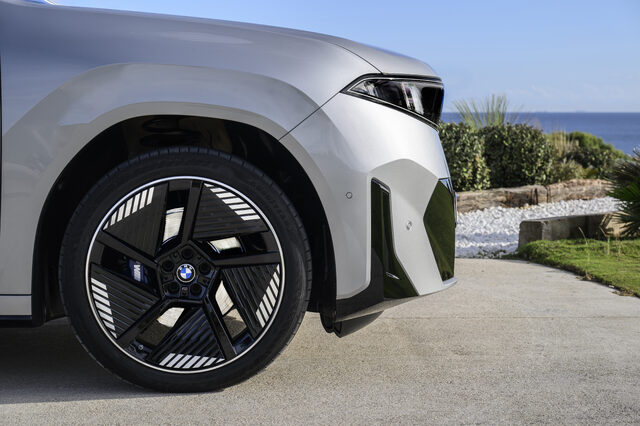 2026 BMW iX3 Front Wheel and Aerodynamic Alloy Design