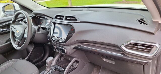 2023 Chevrolet Trailblazer - dash side view.jpg