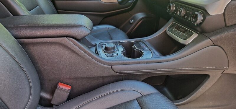 2023 GMC Acadia - center console