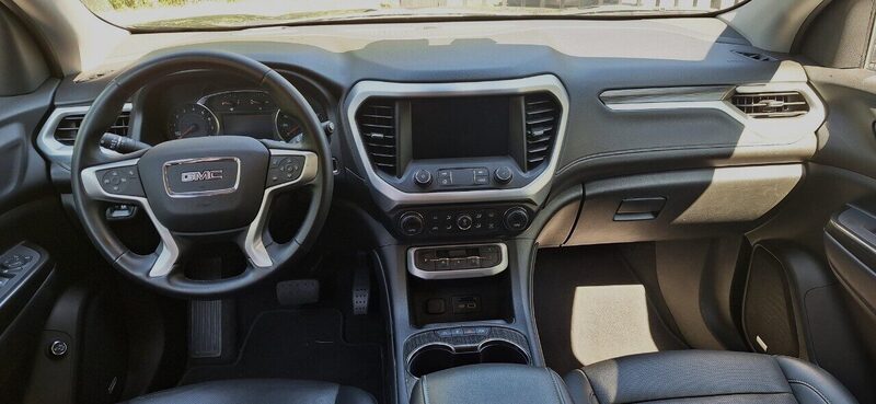 2023 GMC Acadia - dash full width