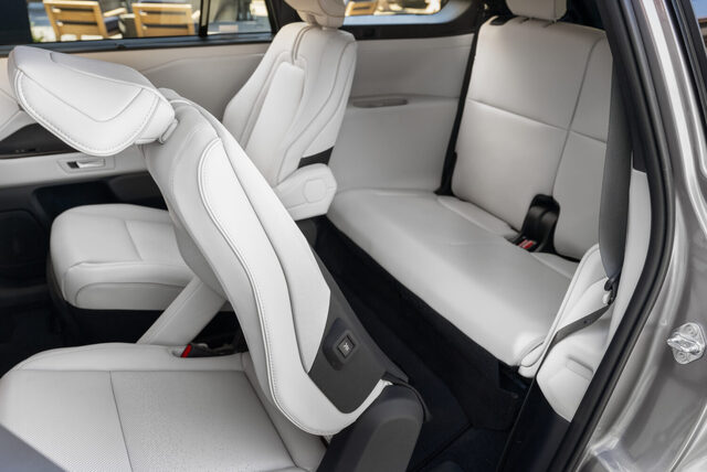 2027_Toyota_Highlander_Limited_MistyGray_005-1500x1004.jpg