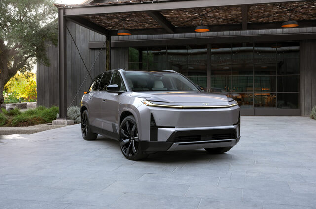 2027_Toyota_Highlander_Limited_Spellbound2Tone_003-1500x996.jpg