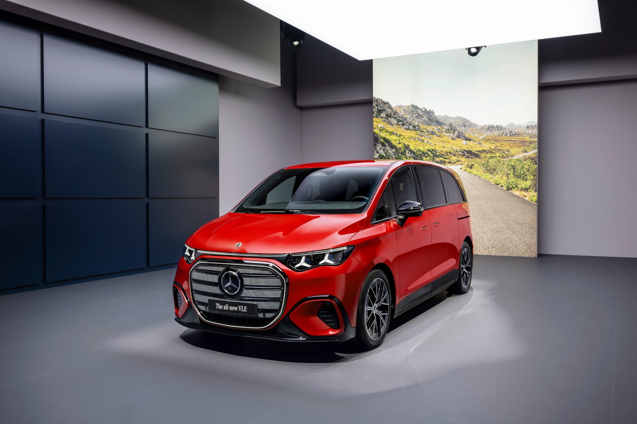 More information about "2027 Mercedes-Benz VLE MPV: Electric Luxury Minivan With 434-Mile Range"