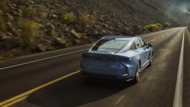 2026_Lexus_ES_350e_004-1500x844.jpg