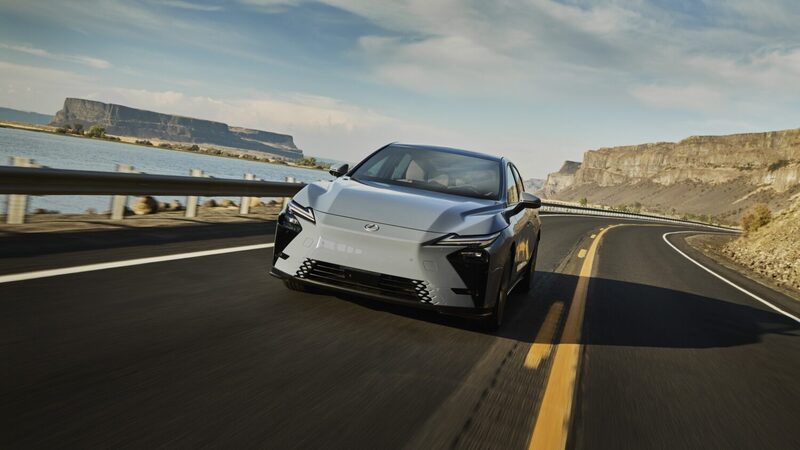 2026_Lexus_ES_350e_009-1500x844.jpg